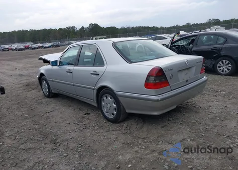 1999 Mercedes-Benz C 230 Kompressor z USA, uszkodzony, nr VIN WDBHA24G4XA773480